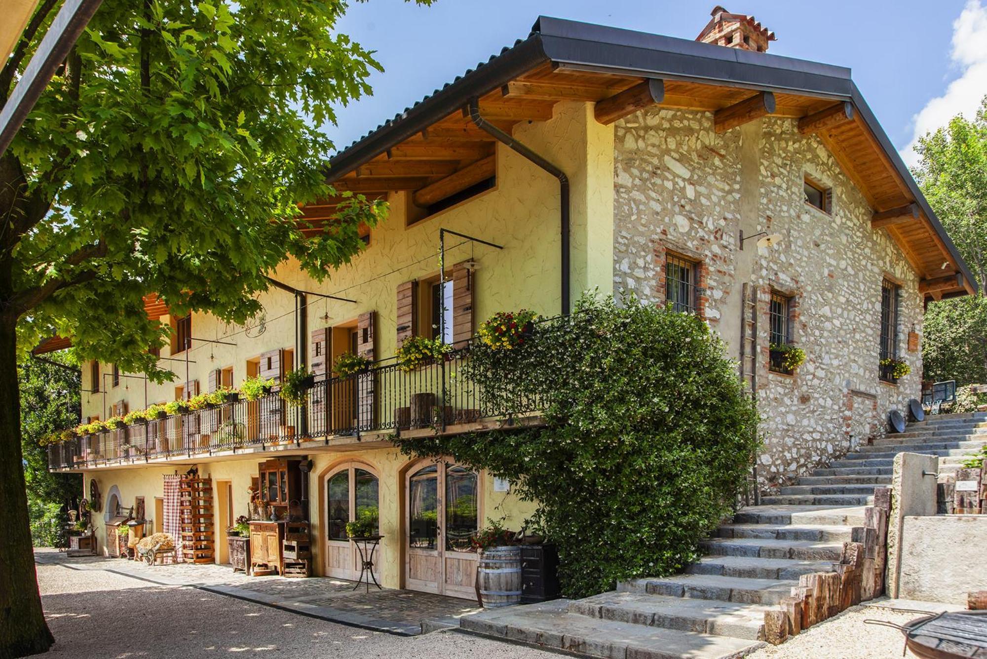 Agriturismo Ca' Fenile Alzano Lombardo Buitenkant foto
